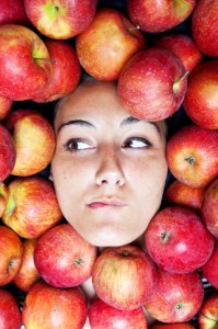 apples-366x550
